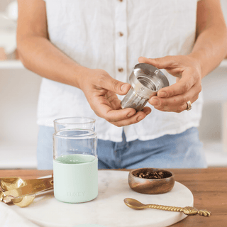 TEA LOVER - Cup & Tea Strainer Gift Set